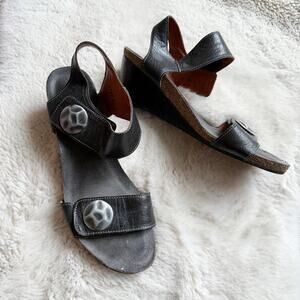 Taos Carousel Wedge Sandals Black Leather Size 41 US‎ 10-10.5 Arch Support